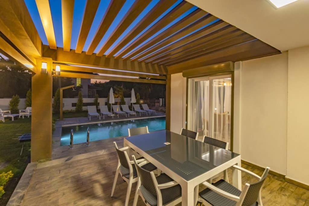 Bella- 4 Bedroom Holiday Villa In Oludeniz Фетхие Экстерьер фото